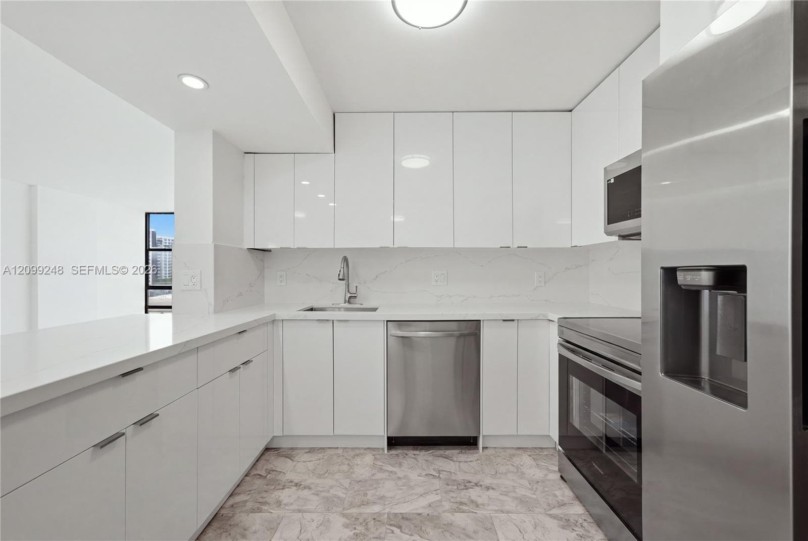 Avant Garde Condo · #703 in Hallandale Beach - Photo 5