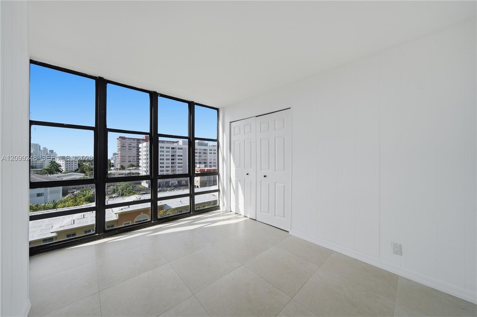 Avant Garde Condo · #703 in Hallandale Beach - Photo 24