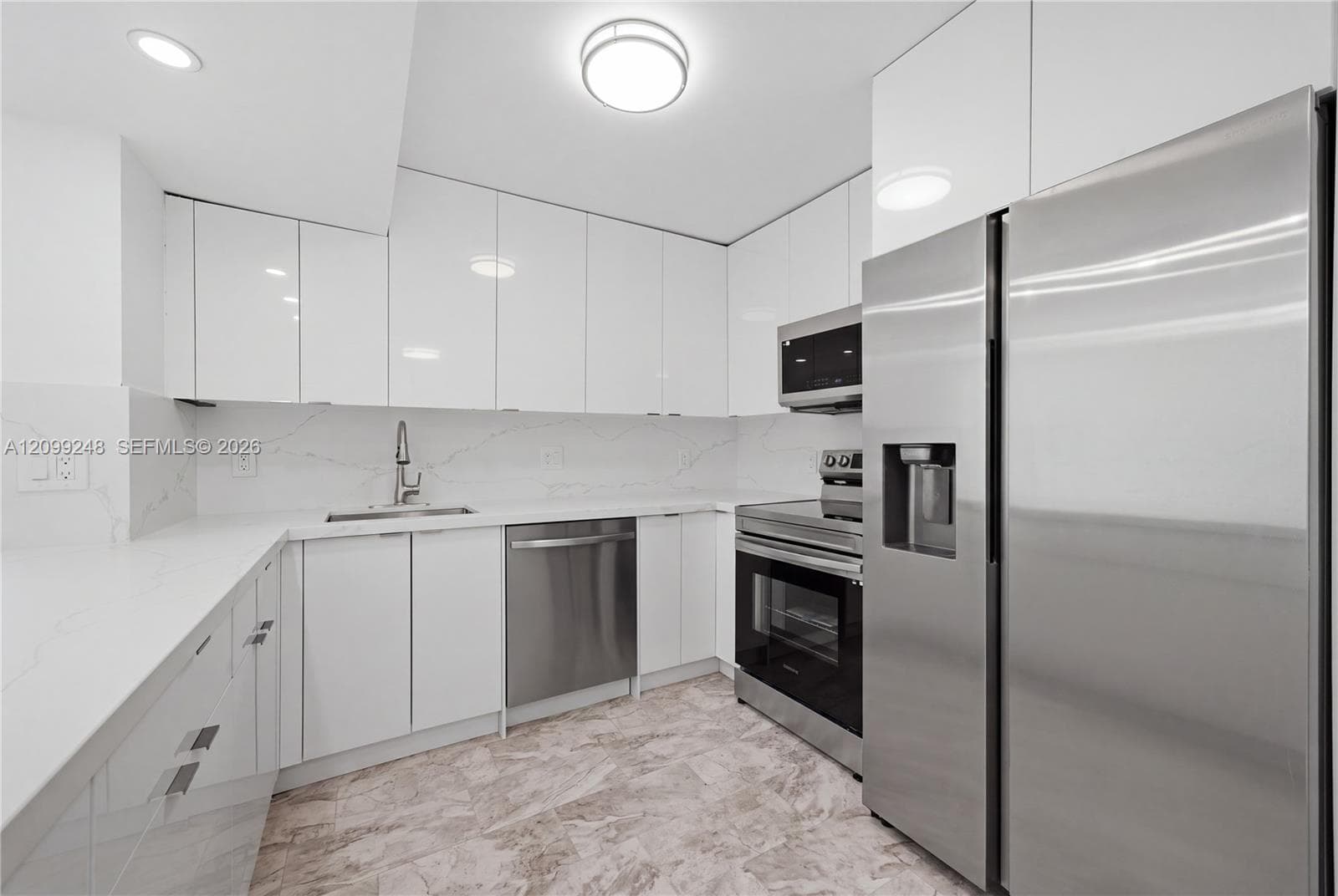 Avant Garde Condo · #703 in Hallandale Beach - Photo 4