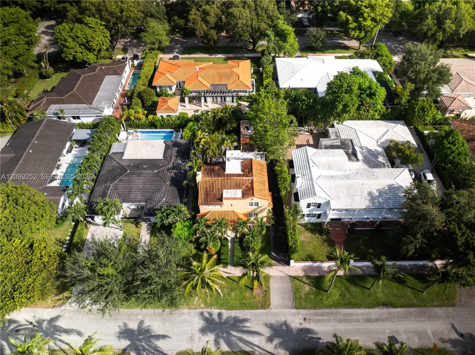 1461 Certosa Ave photo 4