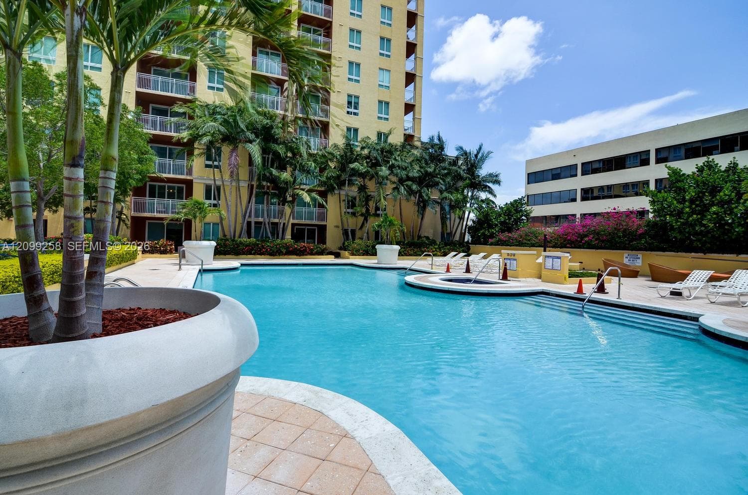TOSCANO CONDO · #810S in Miami - Photo 14