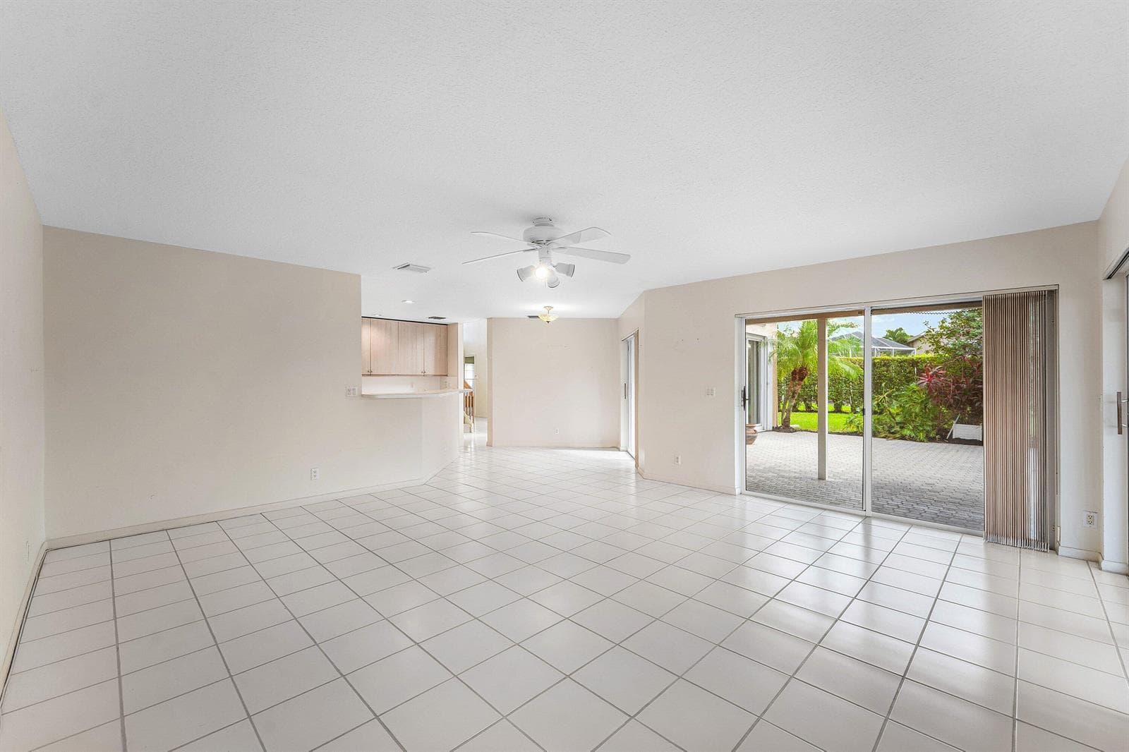 014-23350TorreCircle-BocaRaton-FL-33433-