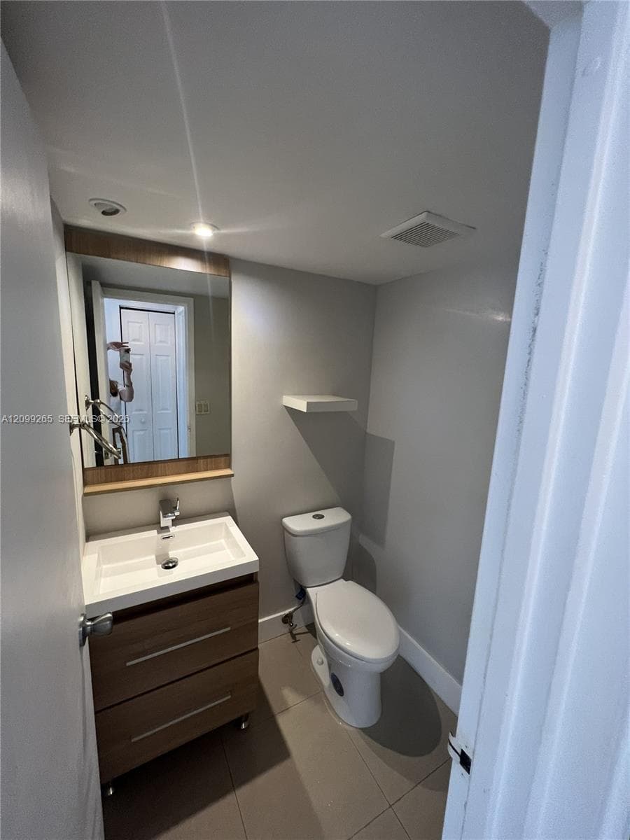ARLEN HOUSE EAST CONDO · #2012 in Sunny Isles Beach - Photo 8
