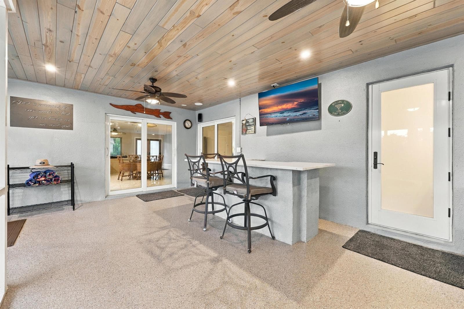 Built In Bar & BBQ Area