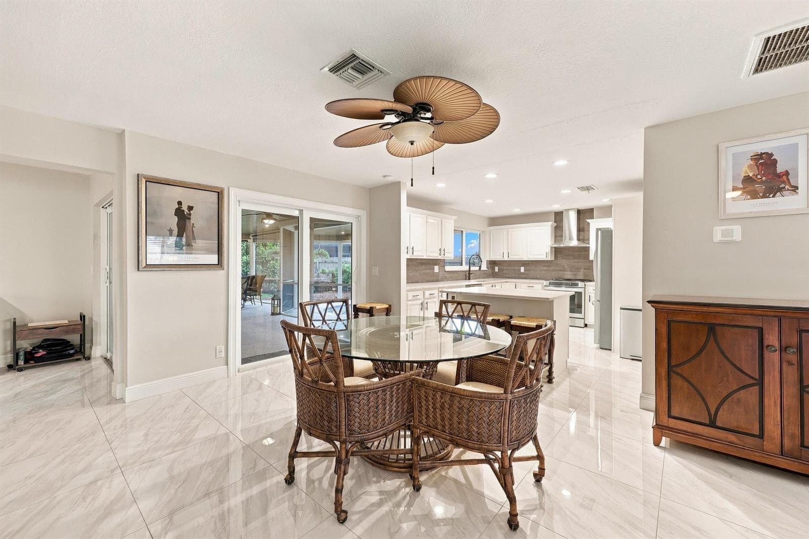 Dining Area | Eat-In Kitchen