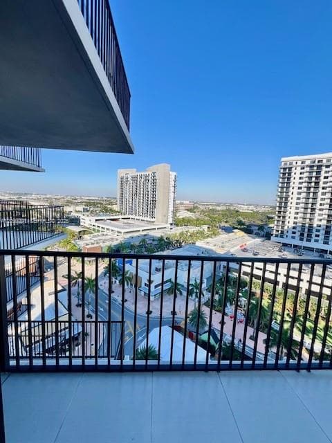5252 Paseo · #1009 in Doral - Photo 4