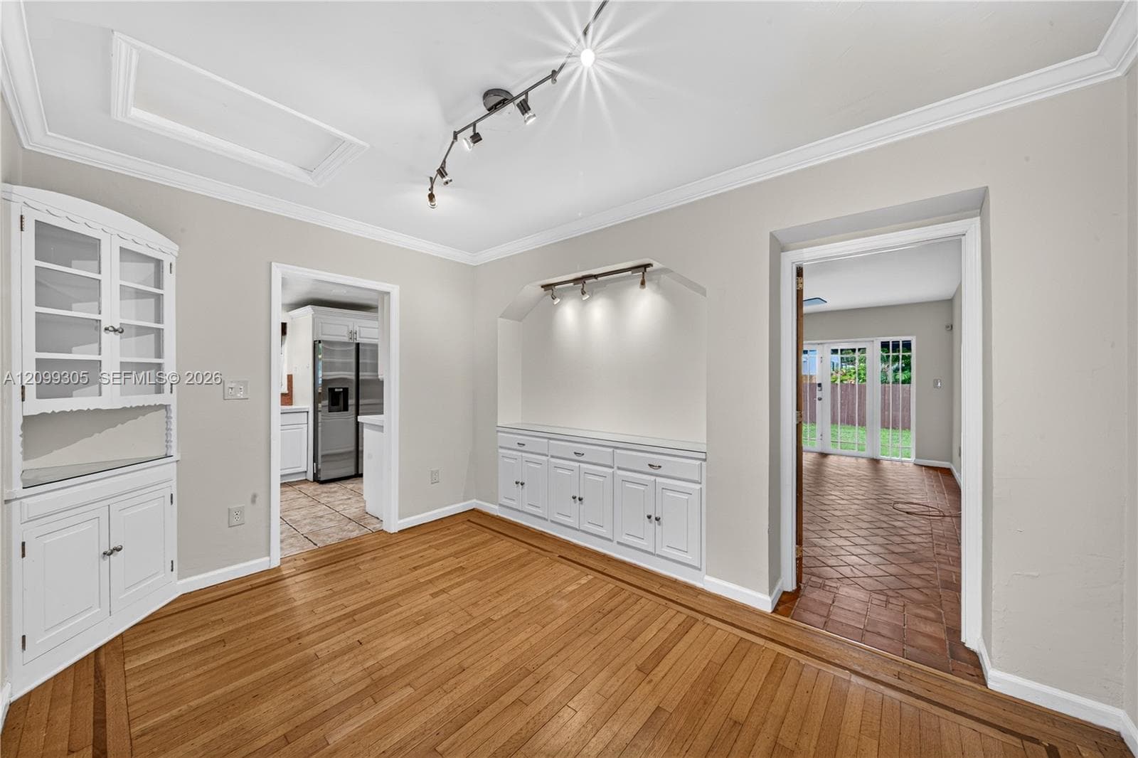 717 NE 73rd St photo 12