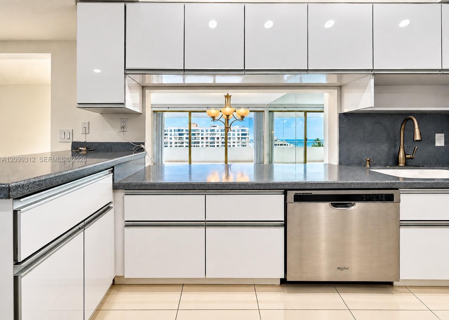 Commodore Club South · #1111 in Key Biscayne - Photo 11