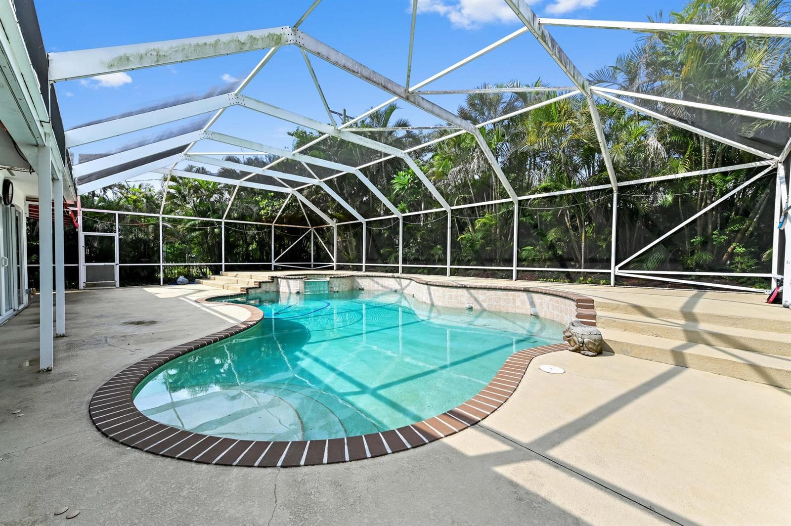 21 Pool 01
