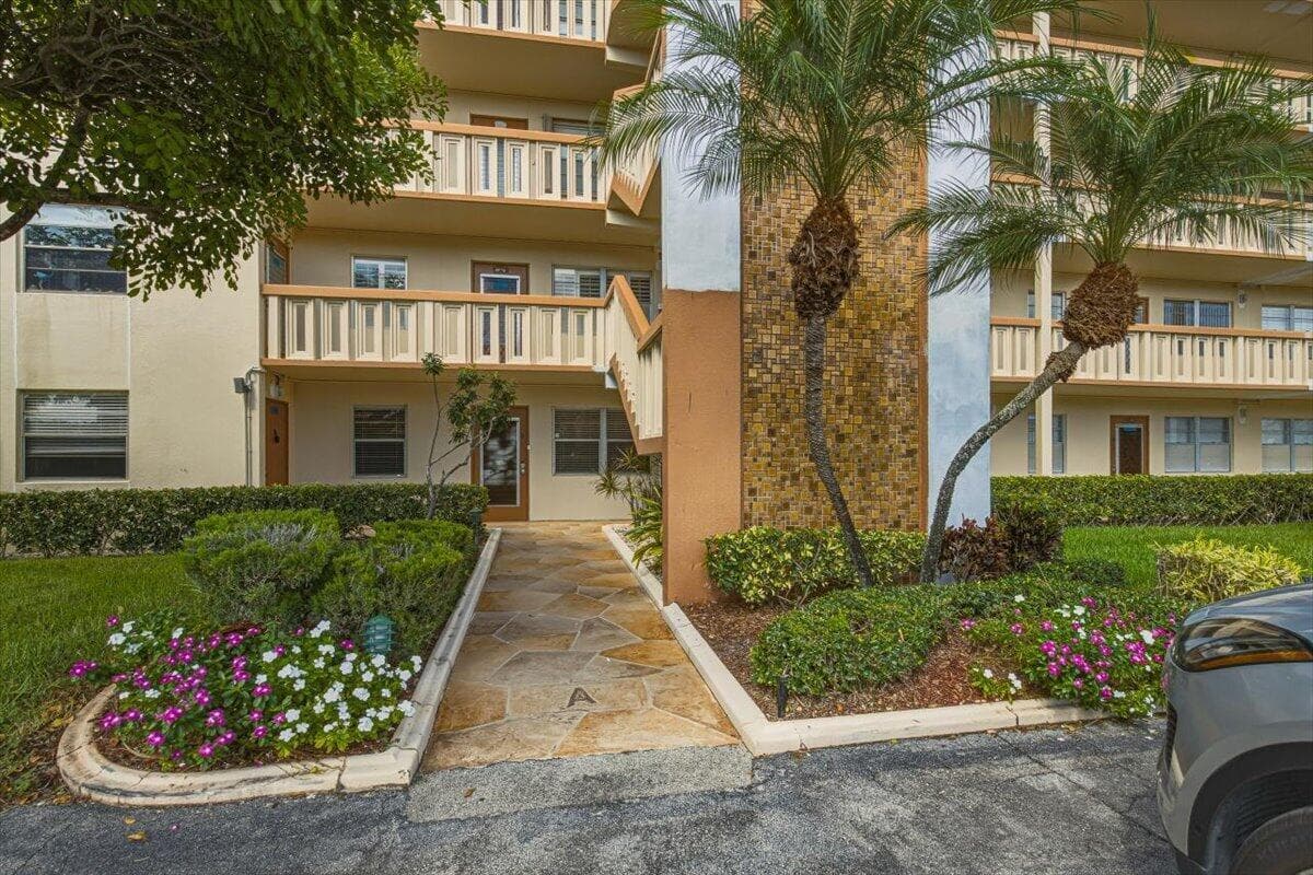 Front Door-Walk Up