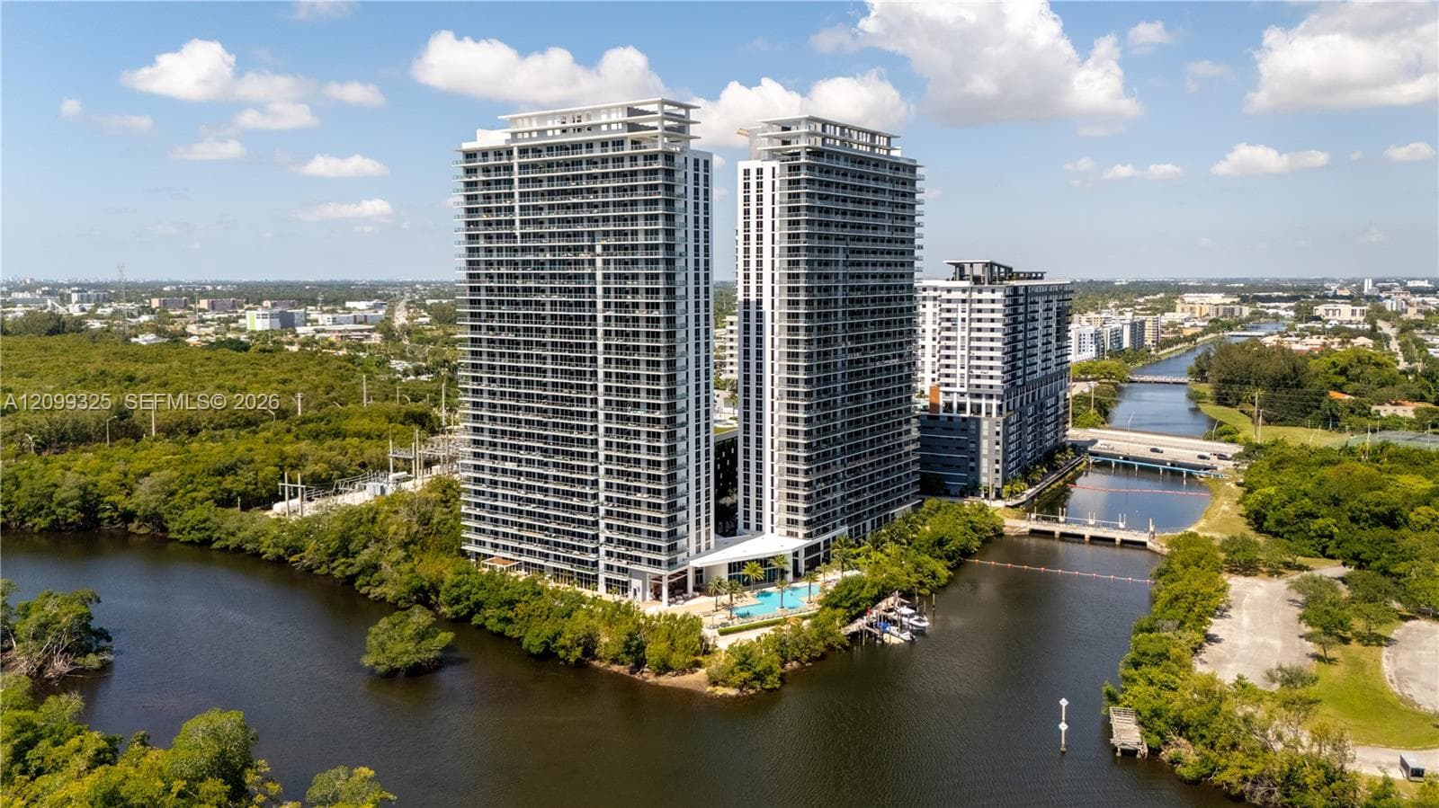 THE HARBOUR NORTH CONDO · #506 in North Miami Beach - Photo 2