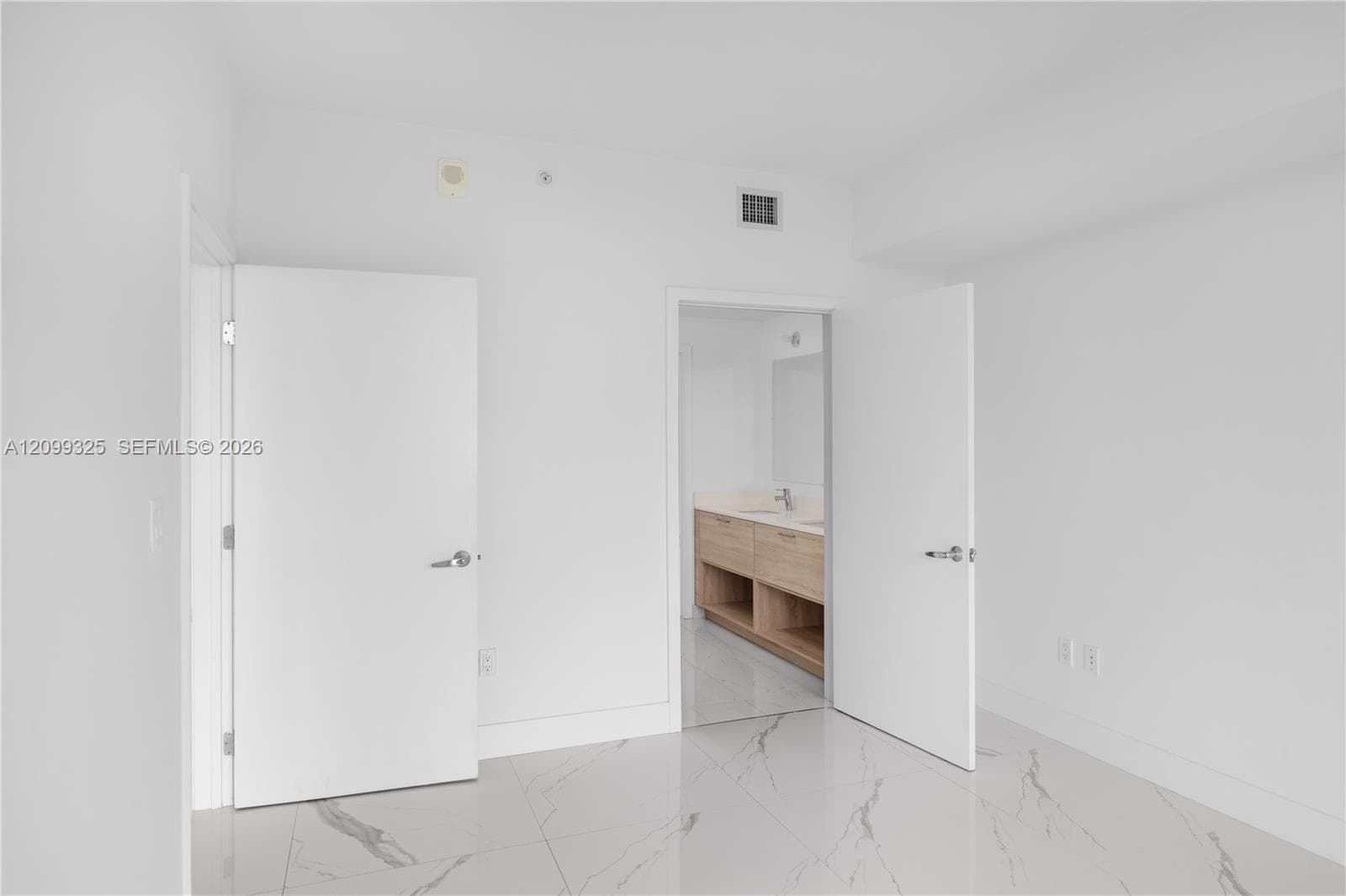 THE HARBOUR NORTH CONDO · #506 in North Miami Beach - Photo 17