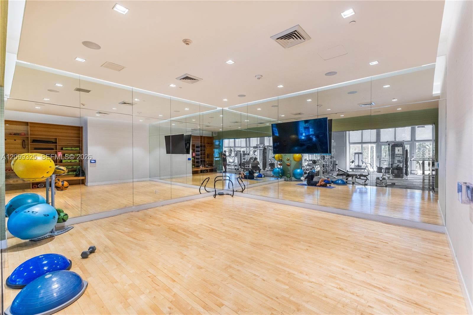 THE HARBOUR NORTH CONDO · #506 in North Miami Beach - Photo 38