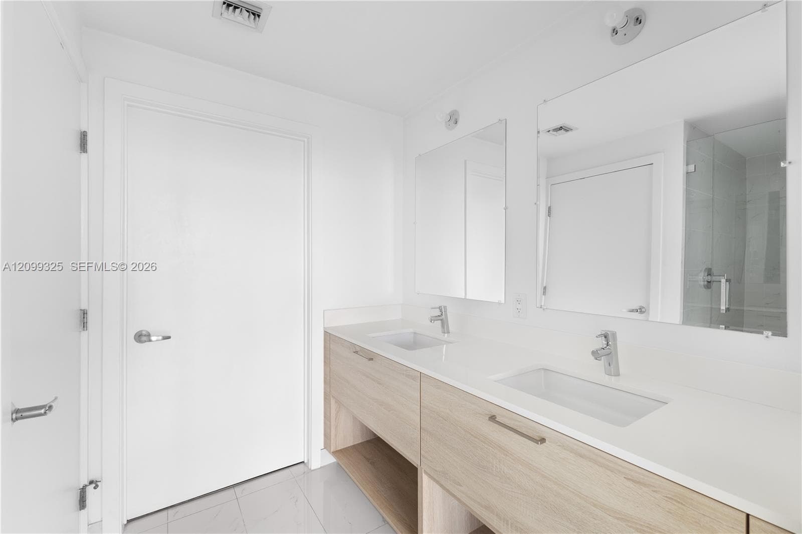 THE HARBOUR NORTH CONDO · #506 in North Miami Beach - Photo 19