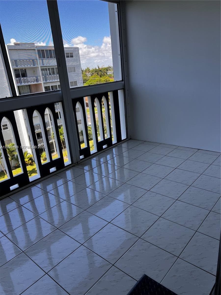 MEADOWBROOK TOWERS CONDO · #605 in Hallandale Beach - Photo 14