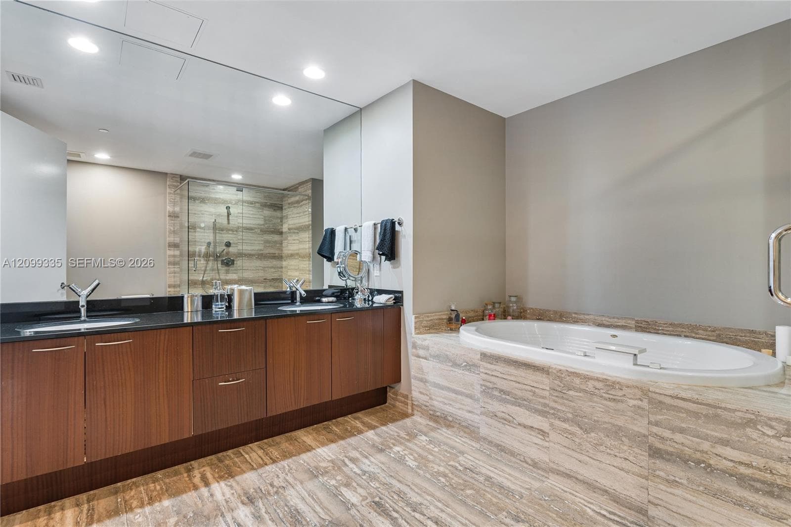 Trump Tower II · #3002 in Sunny Isles Beach - Photo 13
