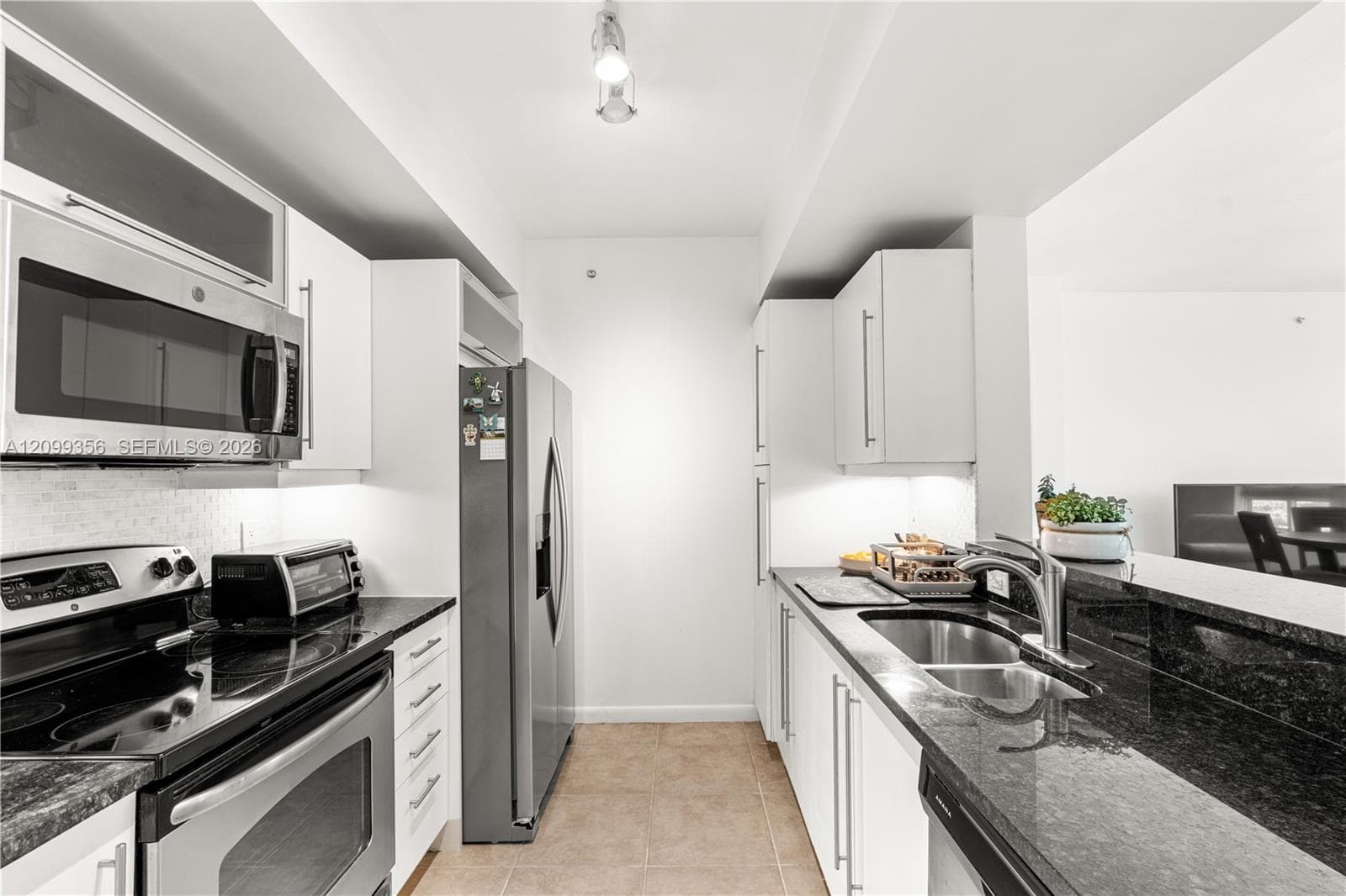 TOSCANO CONDO · #1610S in Miami - Photo 12