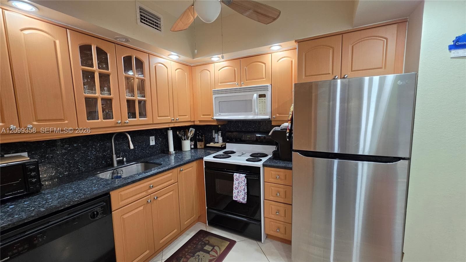 HEMISPHERES CONDO · #6G in Hallandale Beach - Photo 2