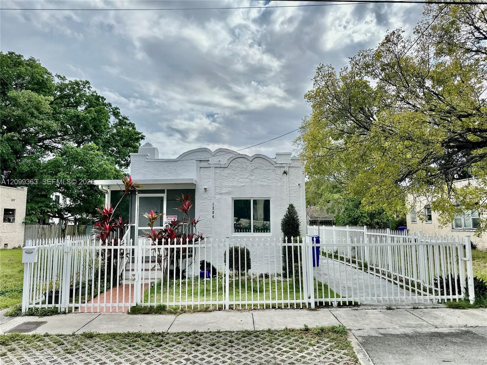 1284 NW 39 ST photo 2