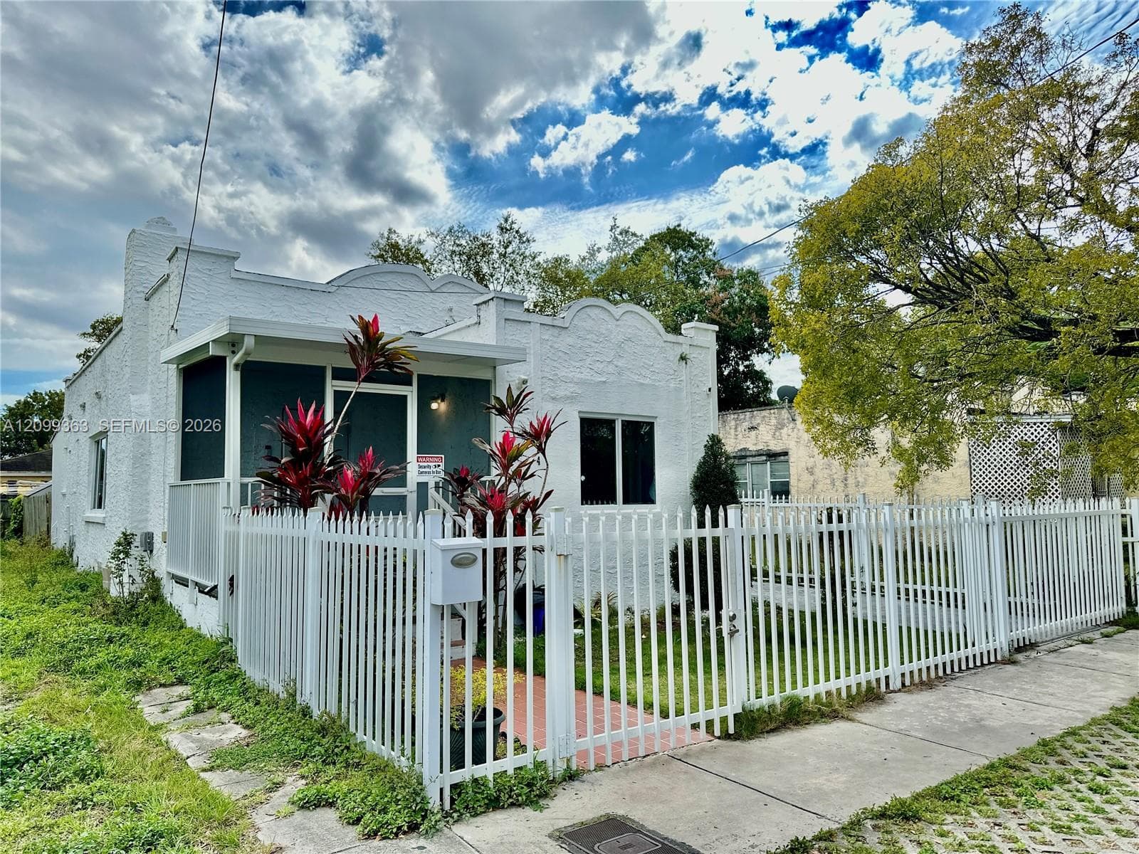1284 NW 39 ST photo 3