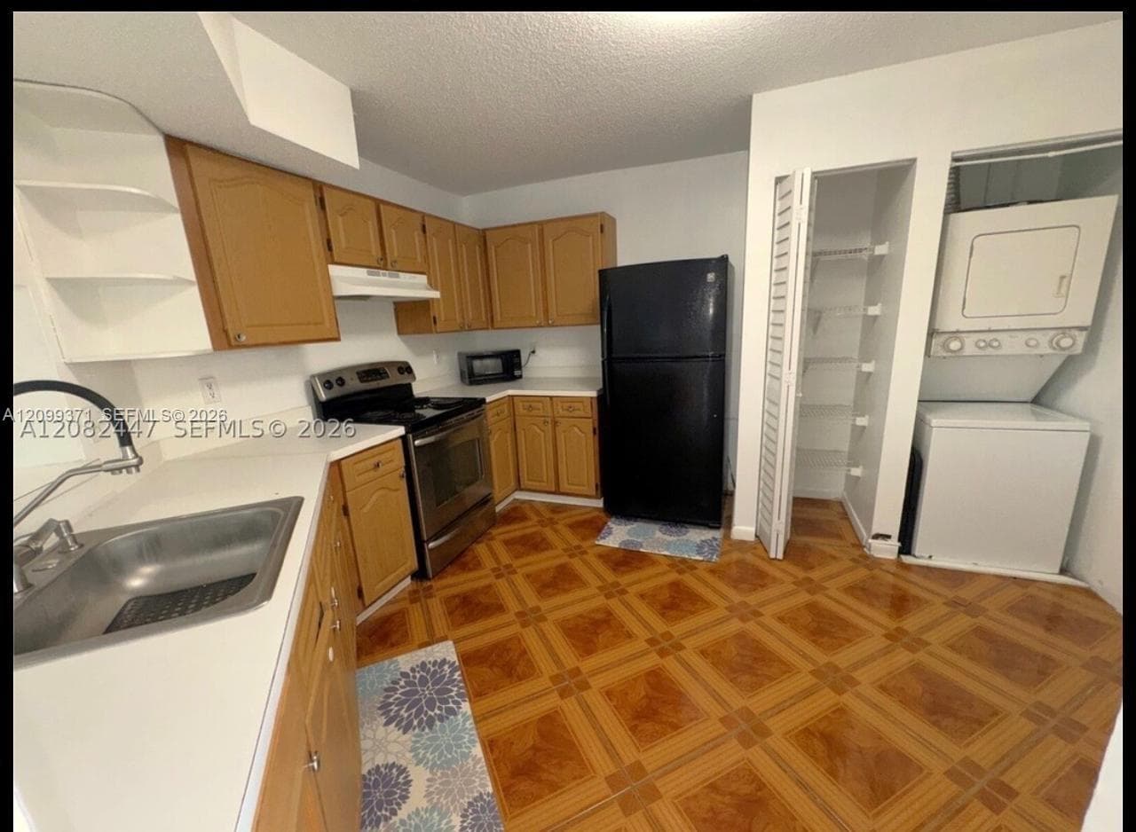 LAKESHORE CONDO 11 · #1190E in Homestead - Photo 3