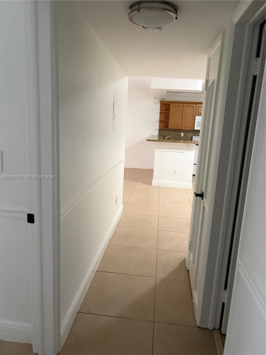 DADELAND CAPRI CONDO · #C120 in Miami - Photo 7