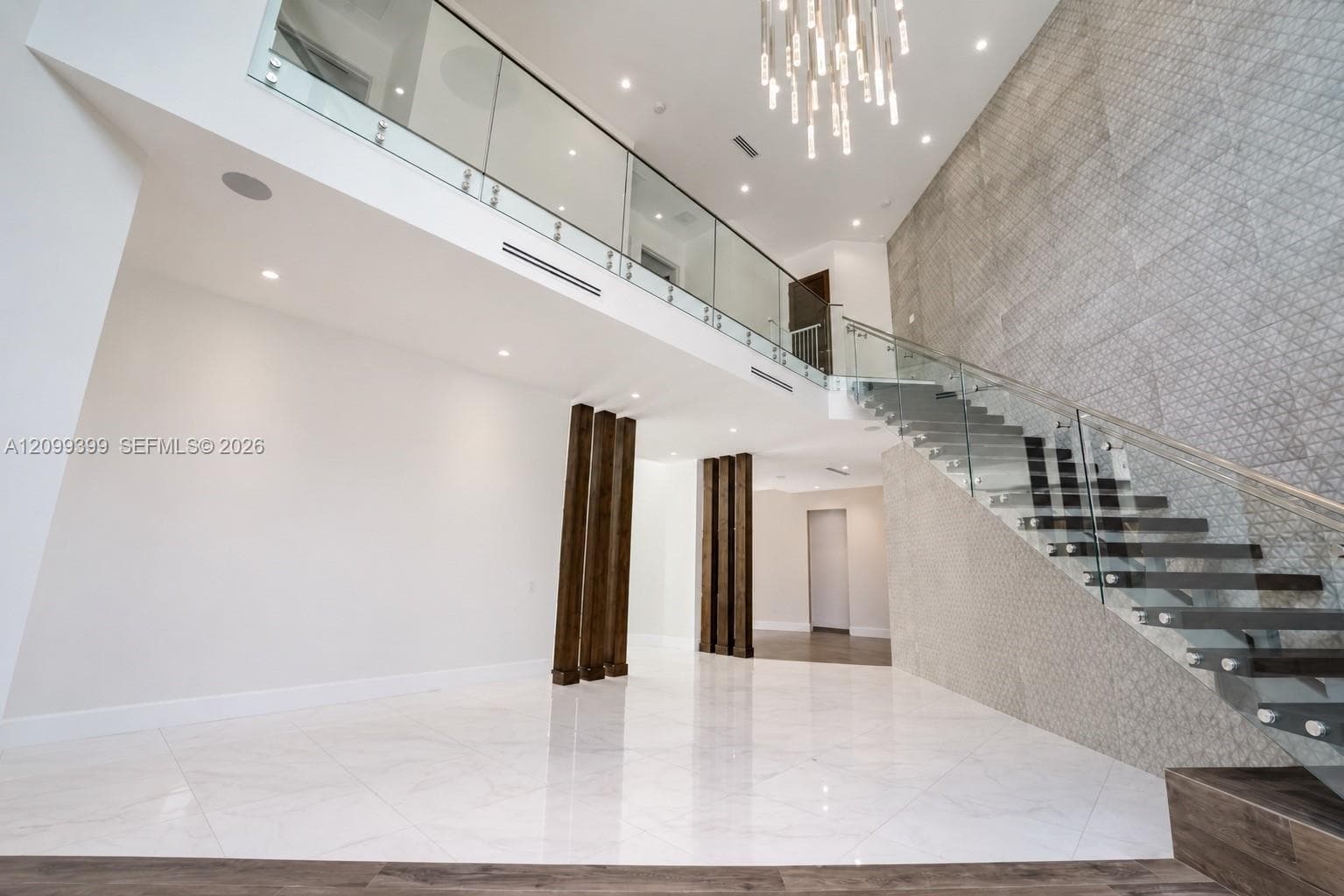 56 Samana Dr photo 2