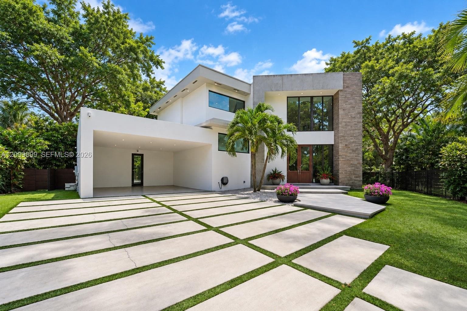 56 Samana Dr photo 1