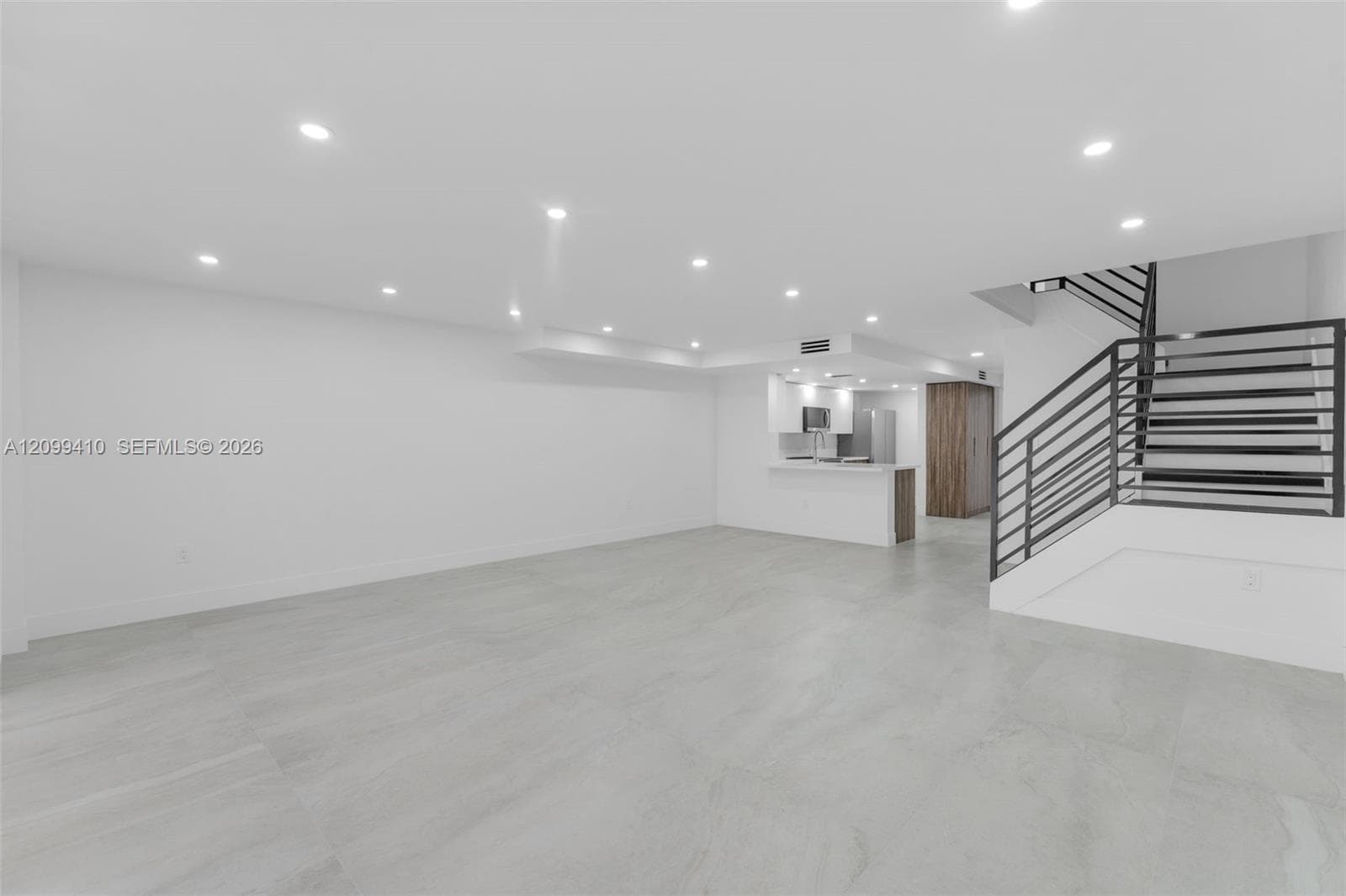 7625 SW 106th Ave photo 8