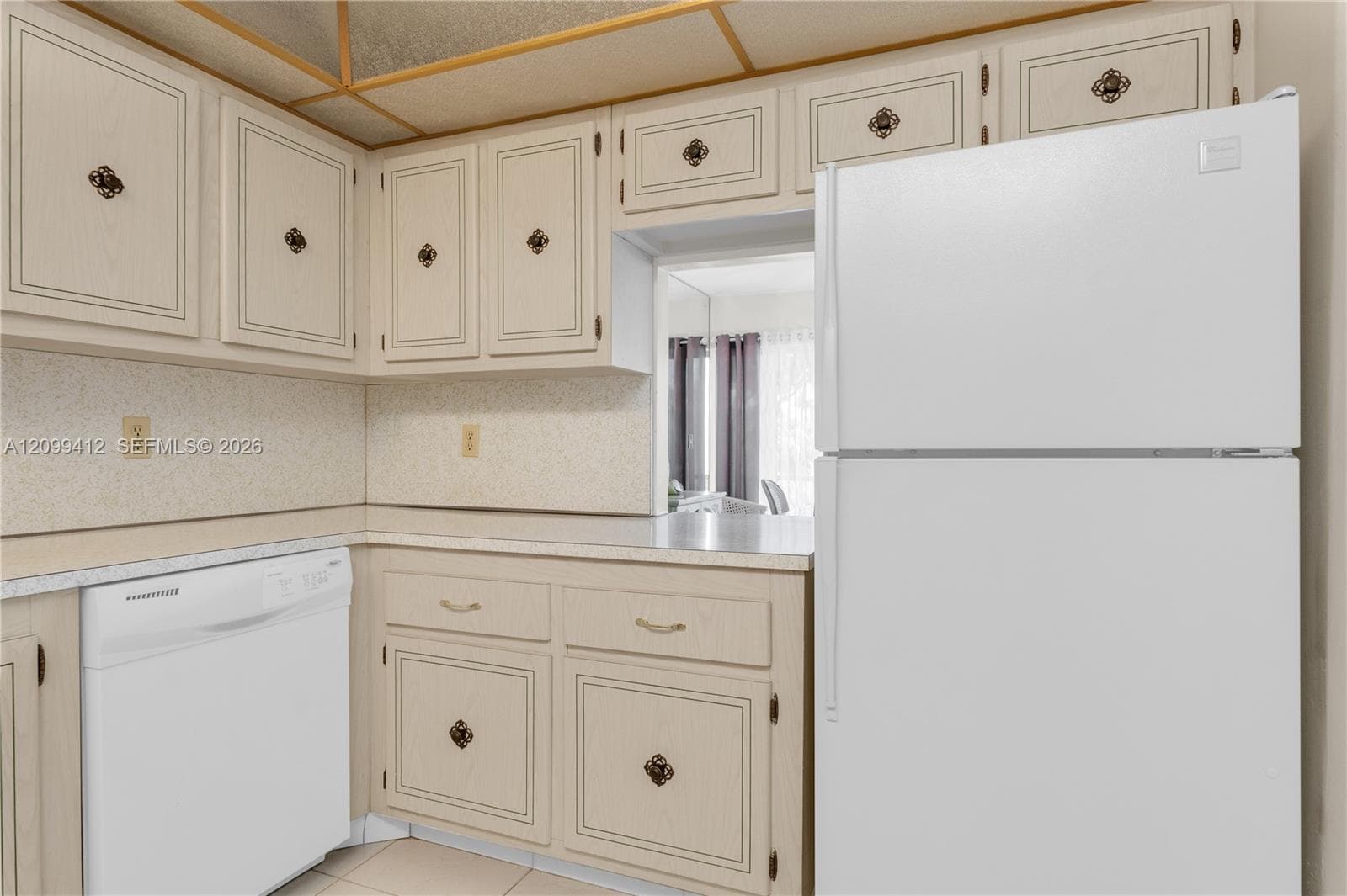 FAIRWAYS RIVIERA CONDO · #229 in Hallandale Beach - Photo 7