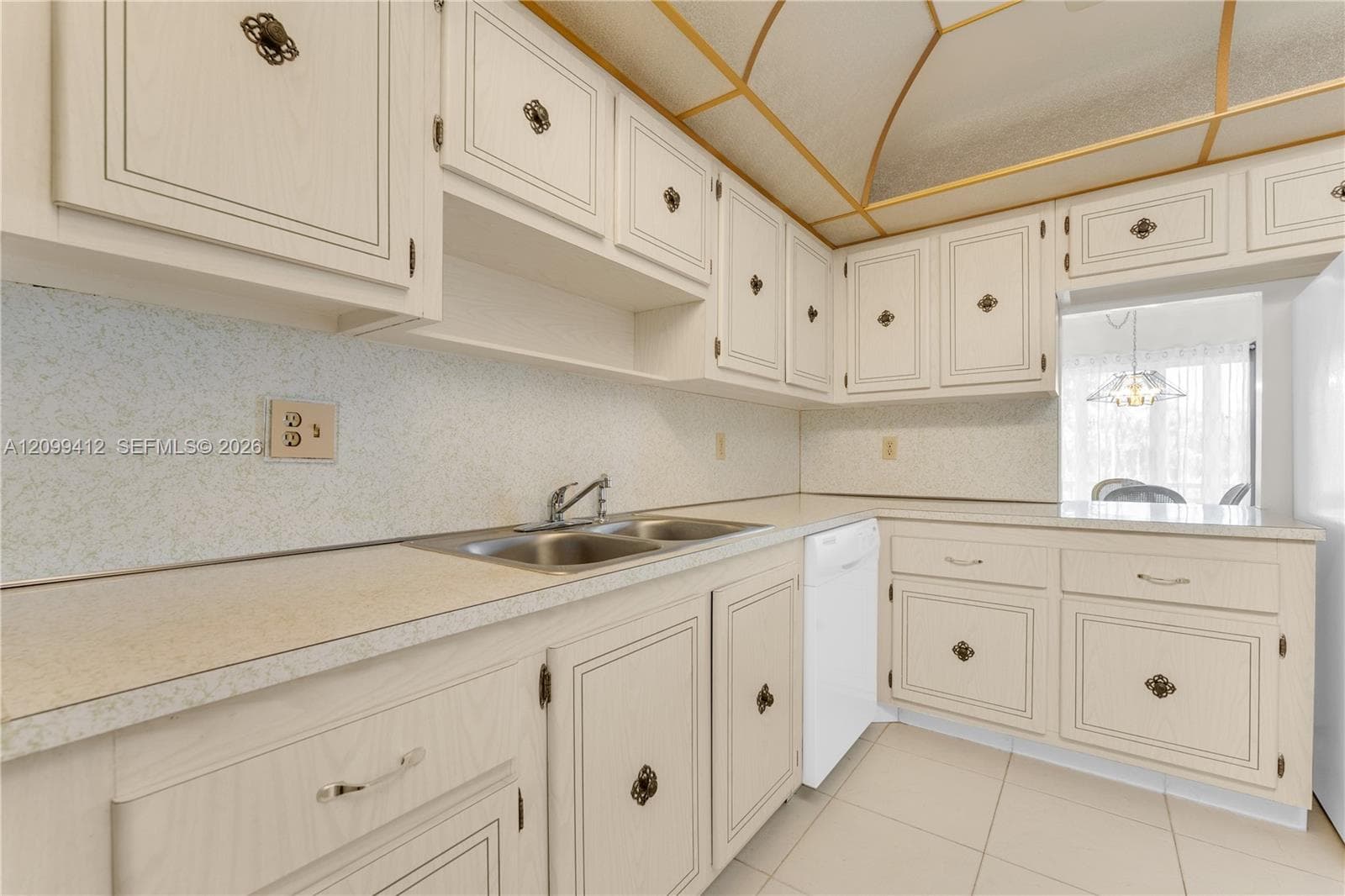 FAIRWAYS RIVIERA CONDO · #229 in Hallandale Beach - Photo 5