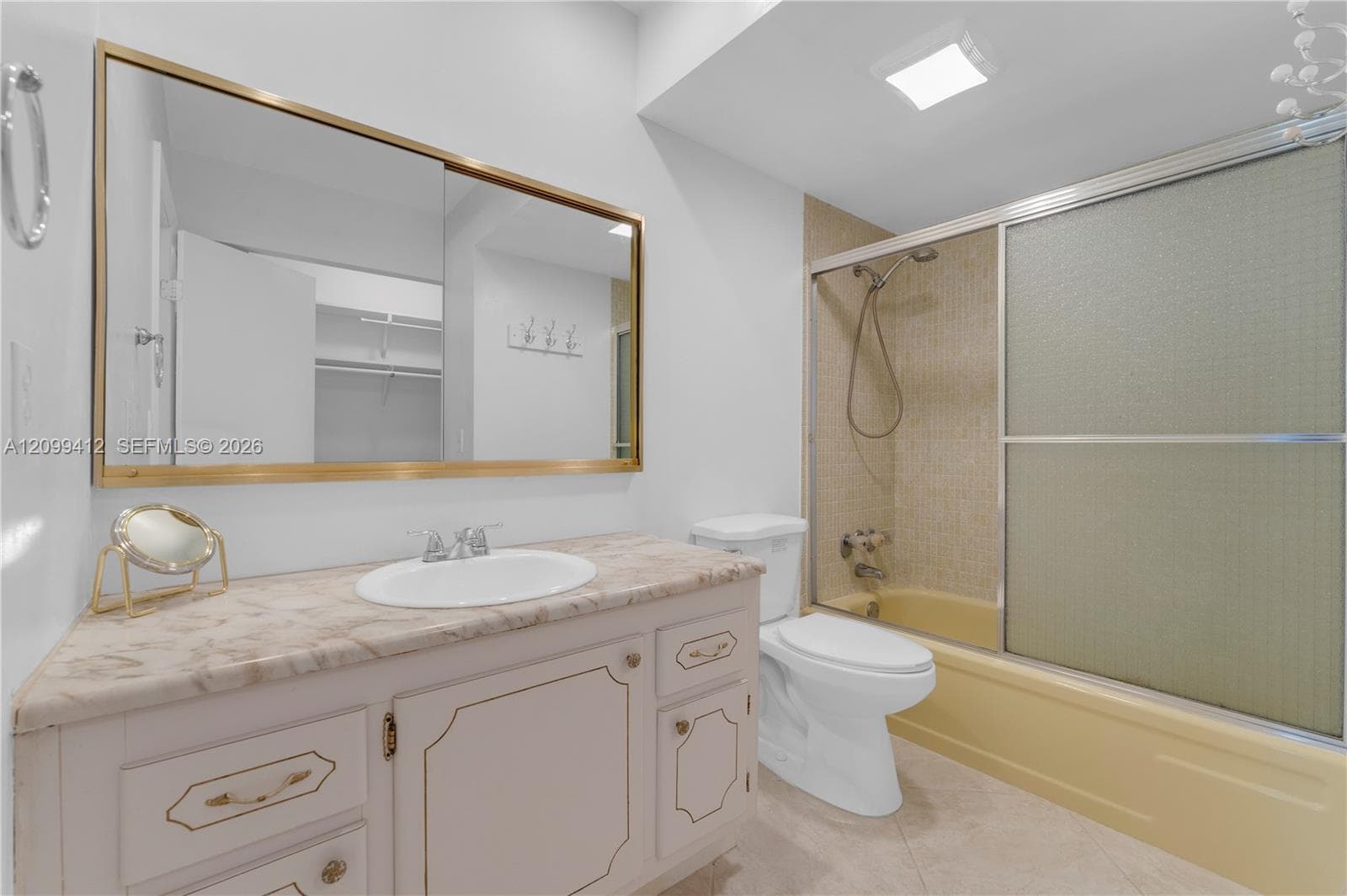 FAIRWAYS RIVIERA CONDO · #229 in Hallandale Beach - Photo 21