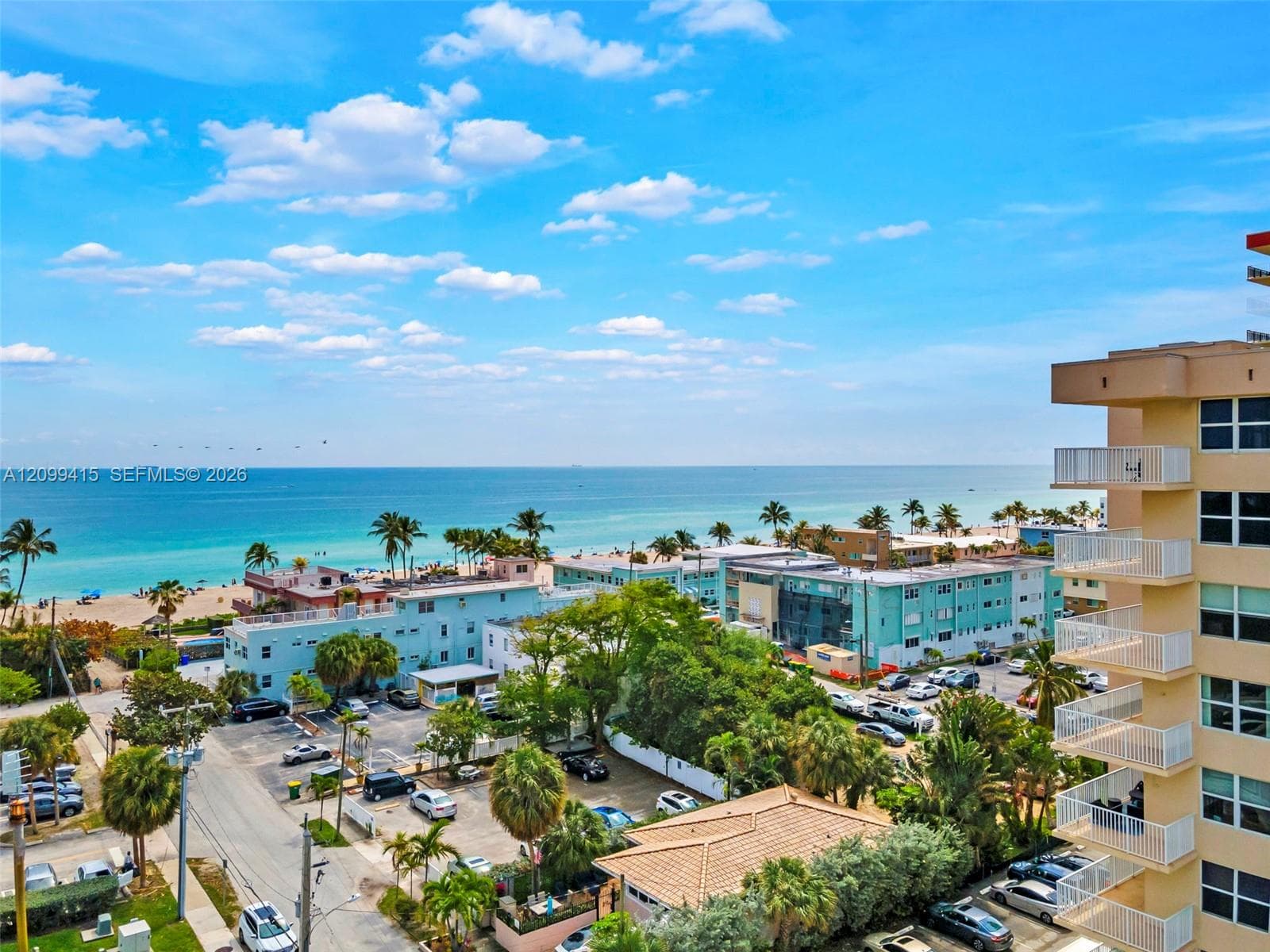STRATFORD TOWERS CONDO · #905 in Hollywood - Photo 1