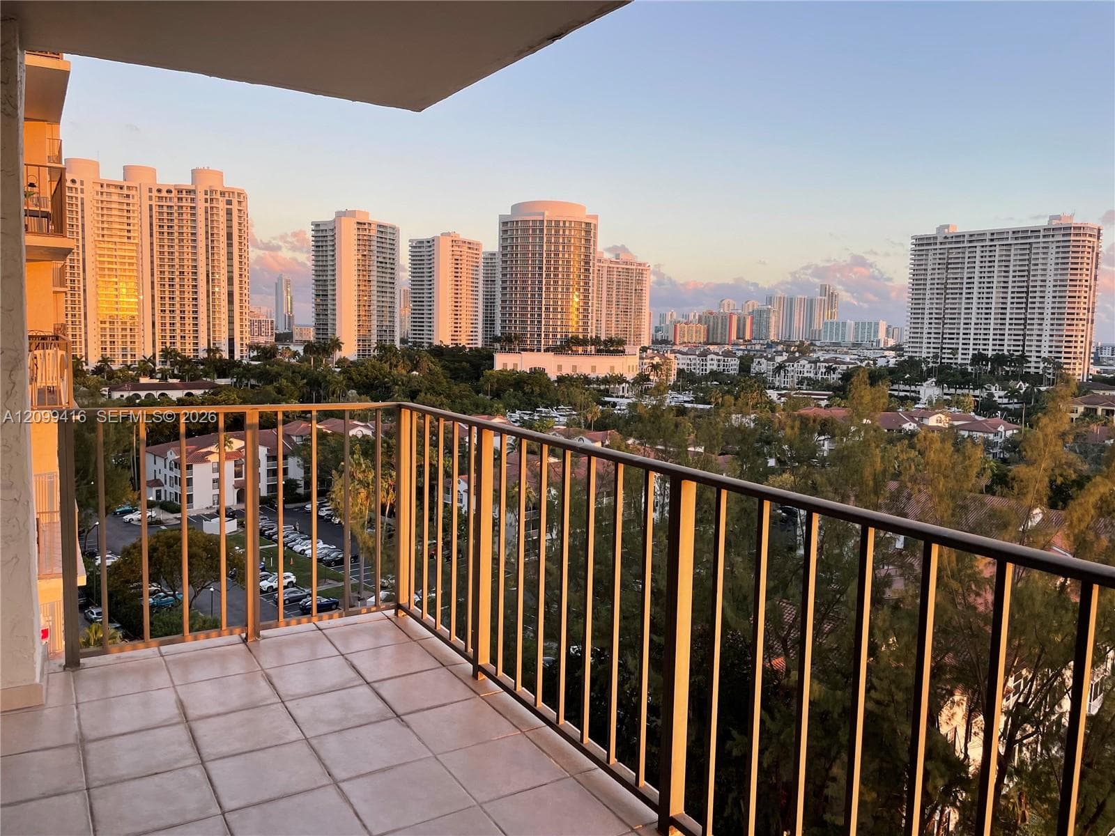 THE CLIPPER AT BISC COVE · #1405 in Aventura - Photo 23
