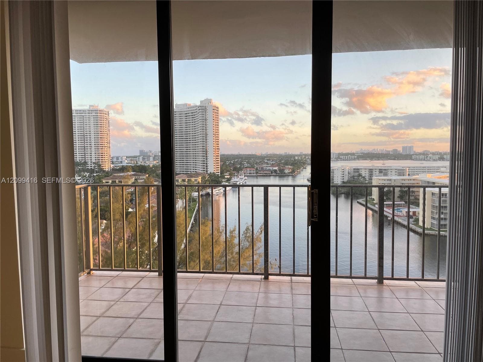 THE CLIPPER AT BISC COVE · #1405 in Aventura - Photo 2