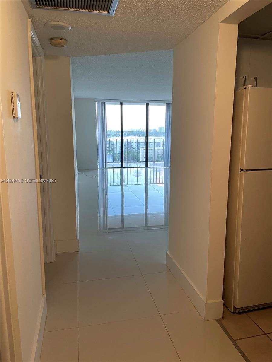 THE CLIPPER AT BISC COVE · #1405 in Aventura - Photo 3
