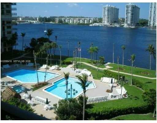 THE CLIPPER AT BISC COVE · #1405 in Aventura - Photo 32