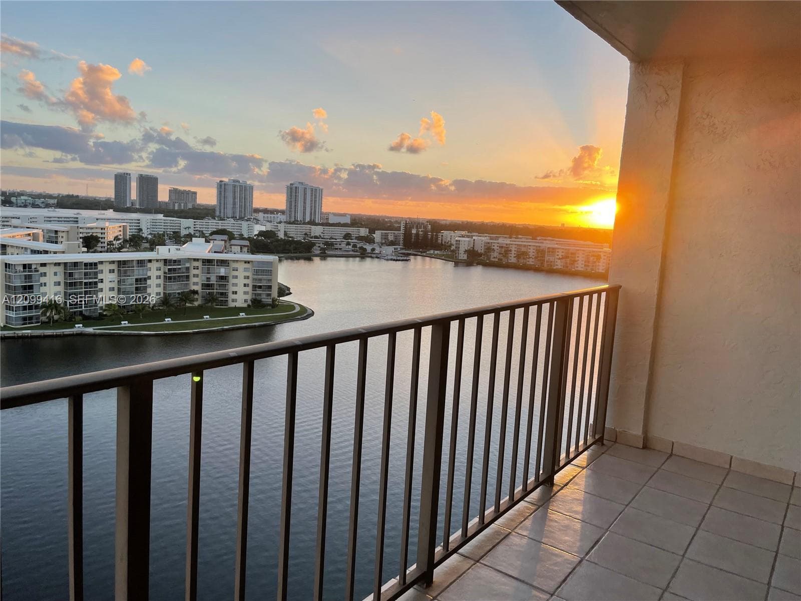 THE CLIPPER AT BISC COVE · #1405 in Aventura - Photo 24