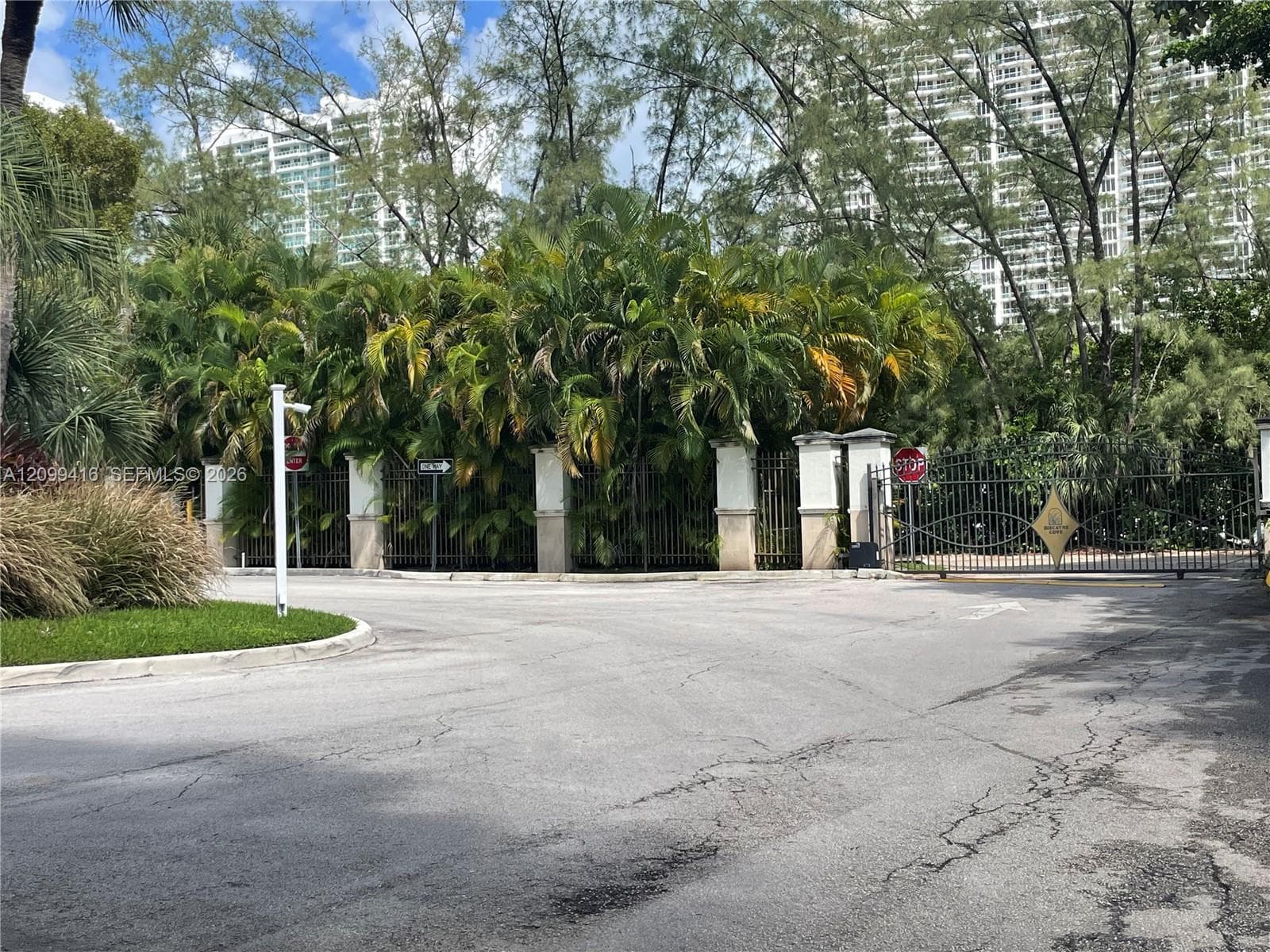 THE CLIPPER AT BISC COVE · #1405 in Aventura - Photo 33