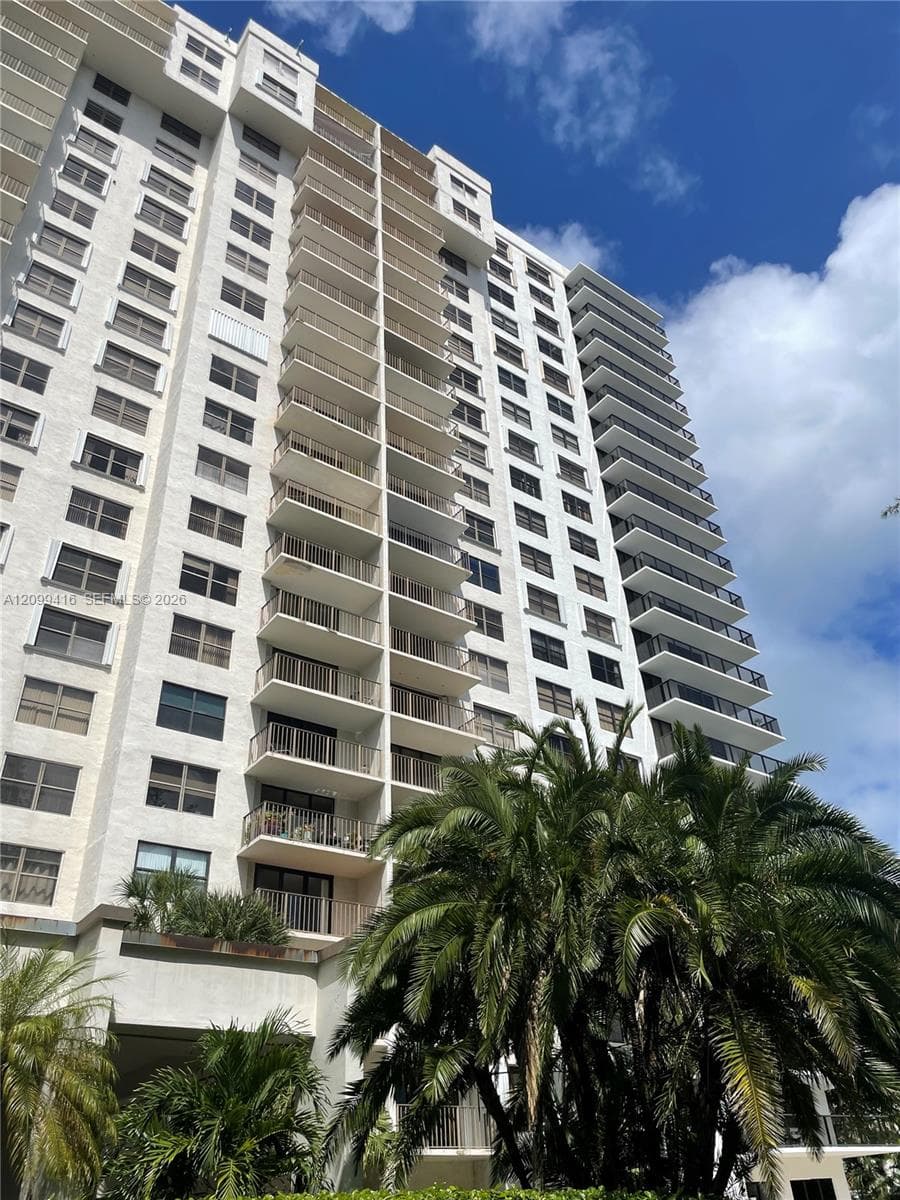 THE CLIPPER AT BISC COVE · #1405 in Aventura - Photo 37