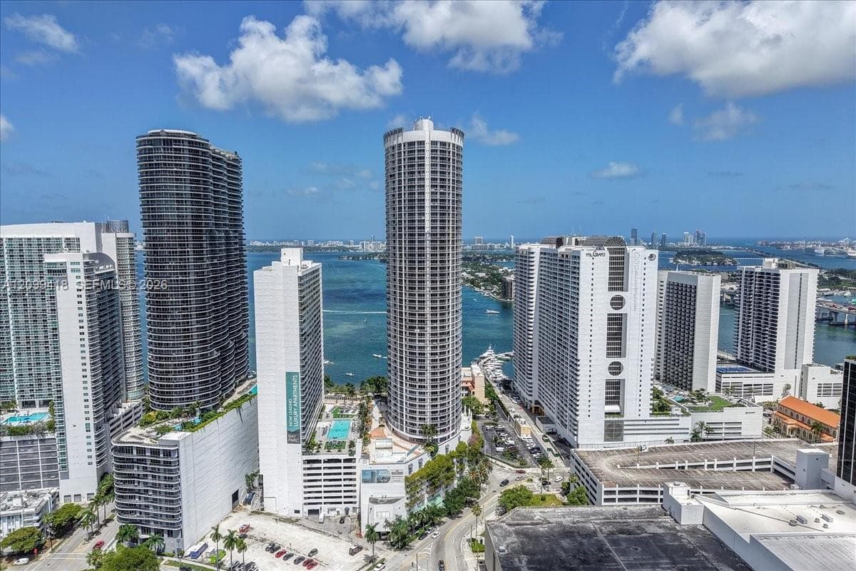 Opera Tower · #2510 in Miami - Photo 27