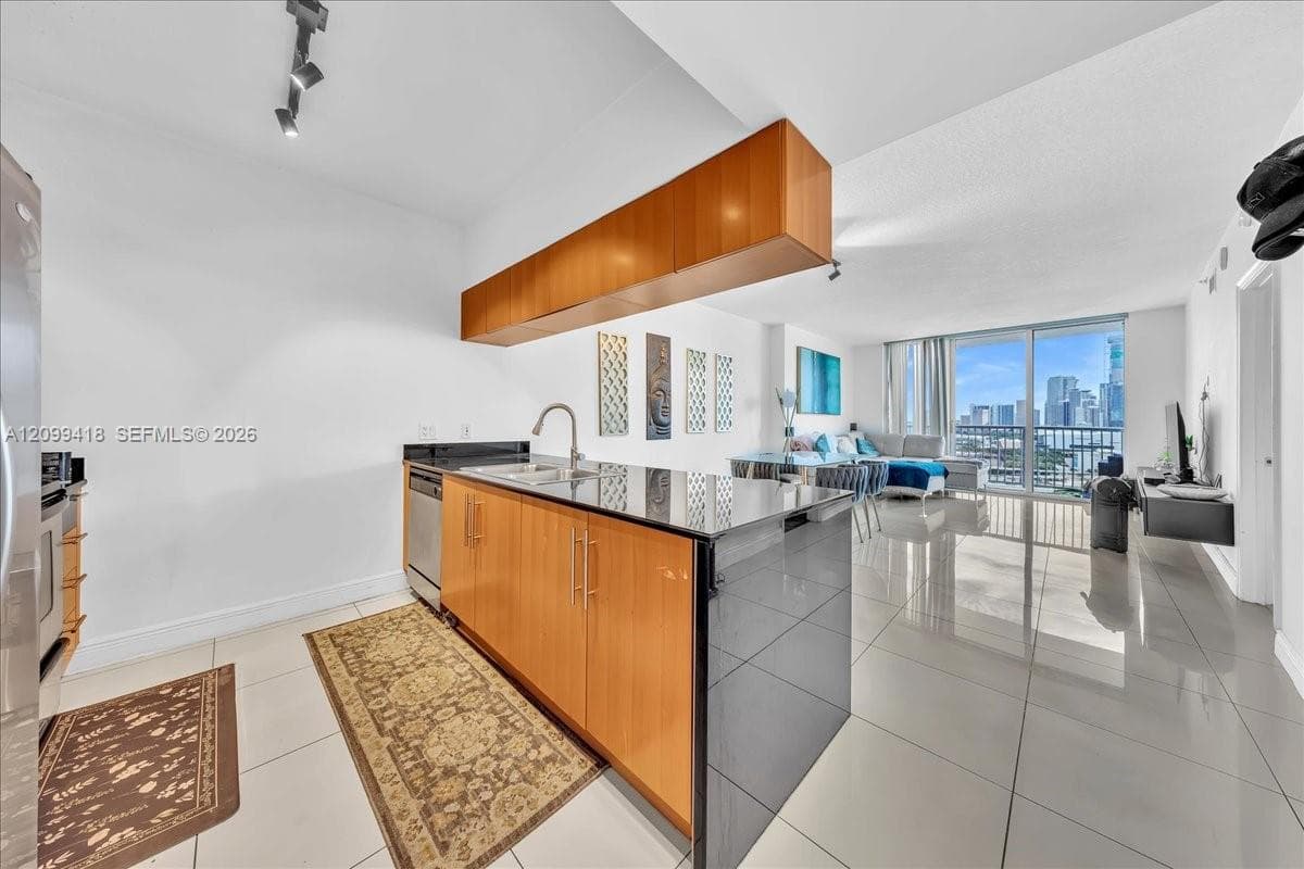Opera Tower · #2510 in Miami - Photo 3