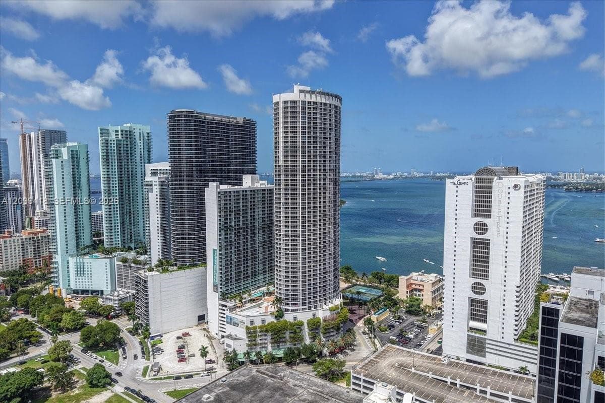 Opera Tower · #2510 in Miami - Photo 28