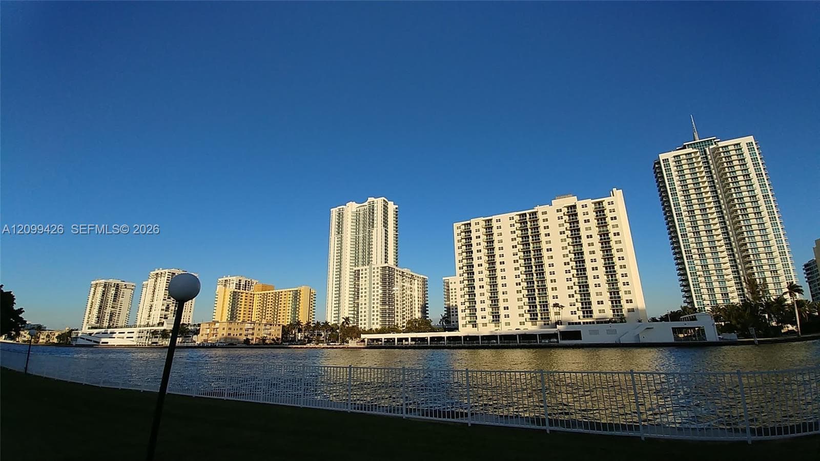 OCEANVIEW PARK CONDO · #825 in Hallandale Beach - Photo 2