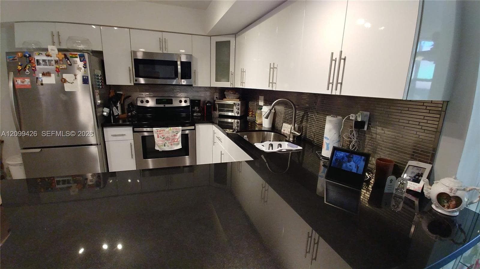 OCEANVIEW PARK CONDO · #825 in Hallandale Beach - Photo 11