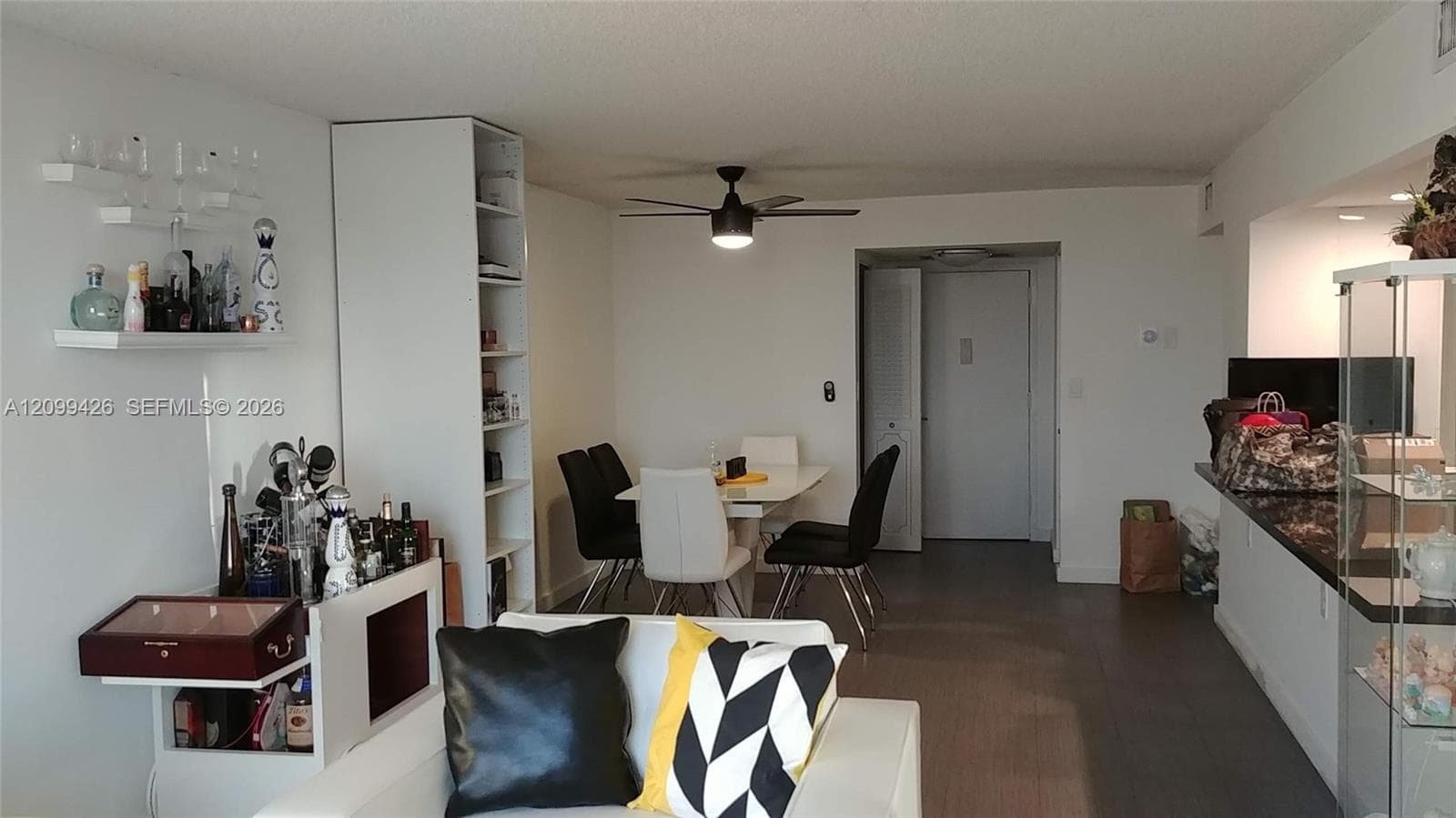 OCEANVIEW PARK CONDO · #825 in Hallandale Beach - Photo 4