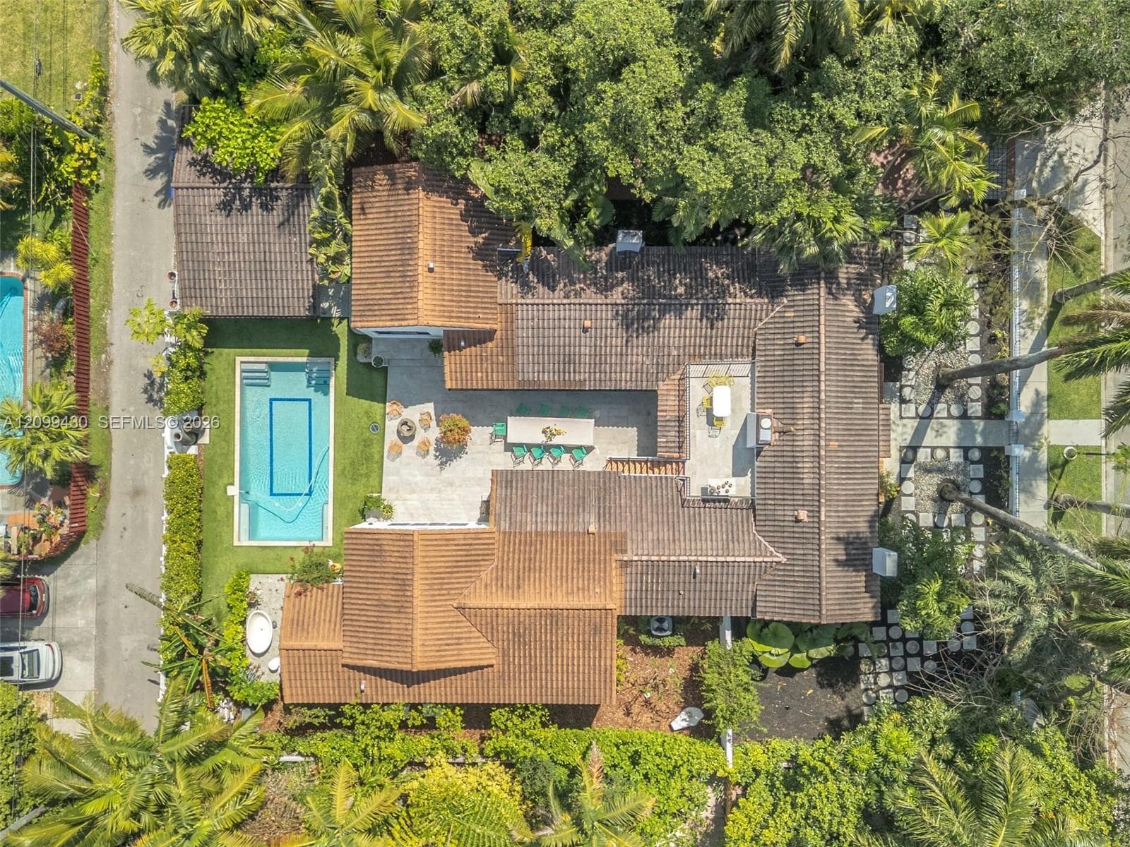 1321 Tyler St photo 6
