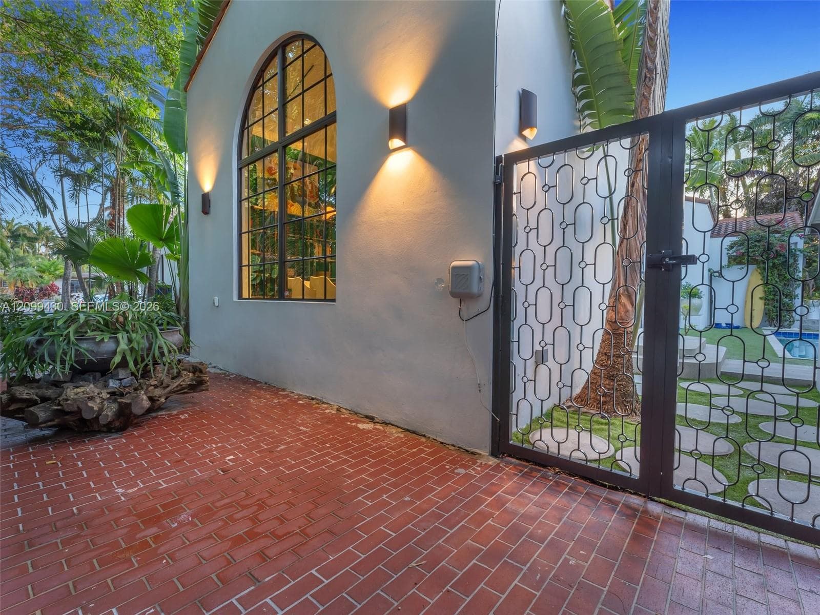 1321 Tyler St photo 88