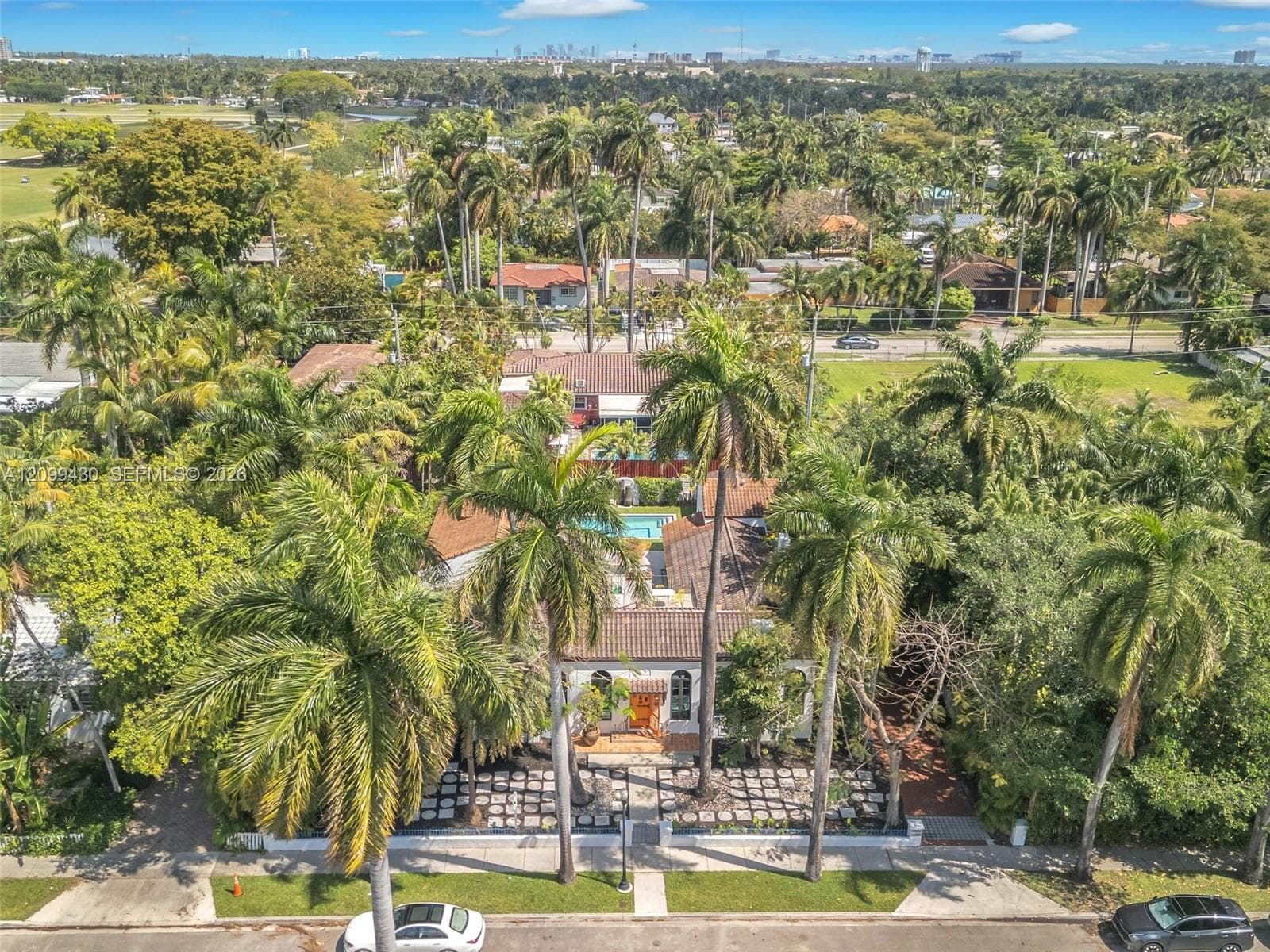 1321 Tyler St photo 5
