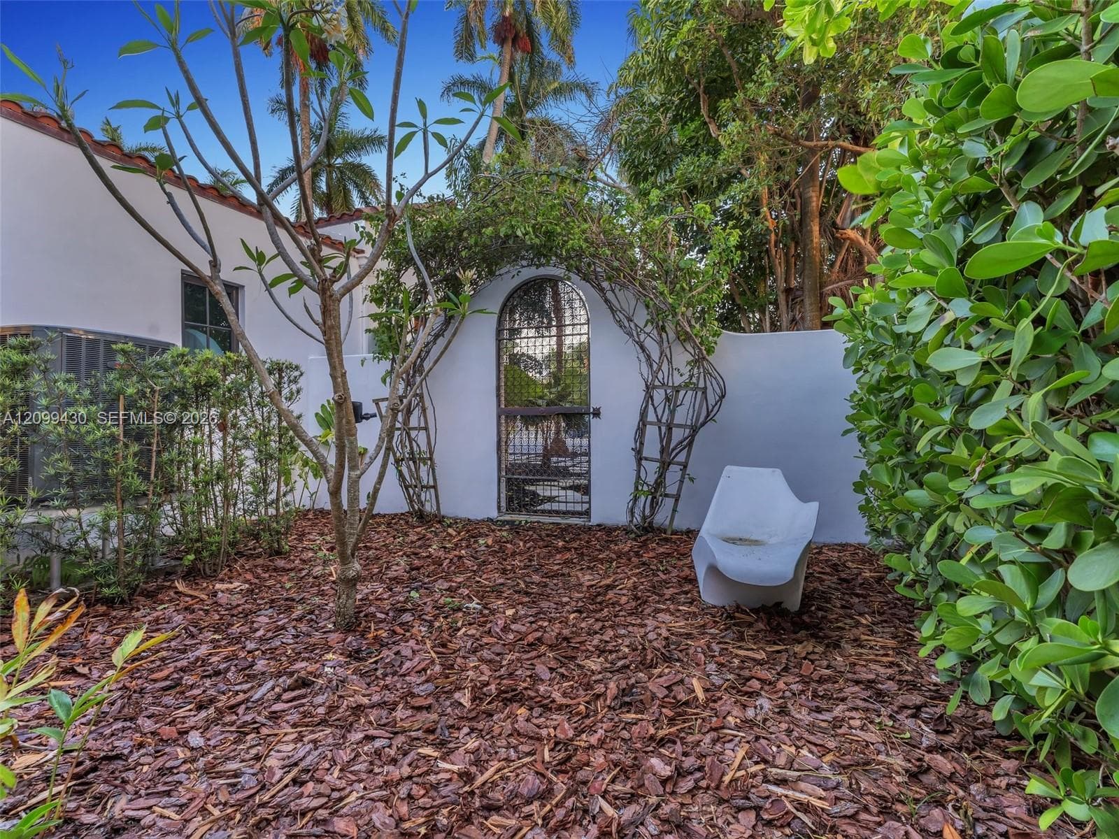 1321 Tyler St photo 93